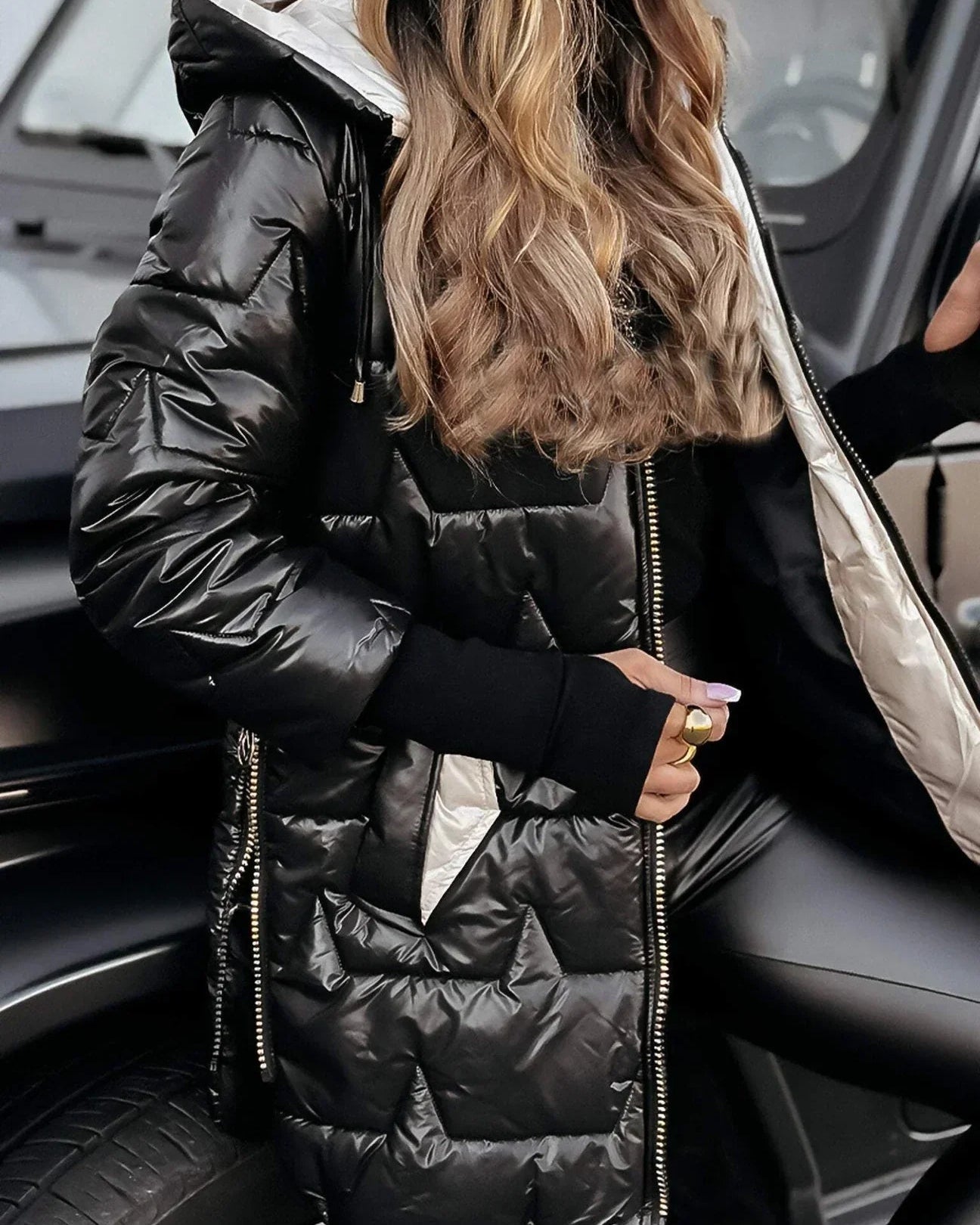 Anin | Chic damekåbe med hætte og geometrisk design