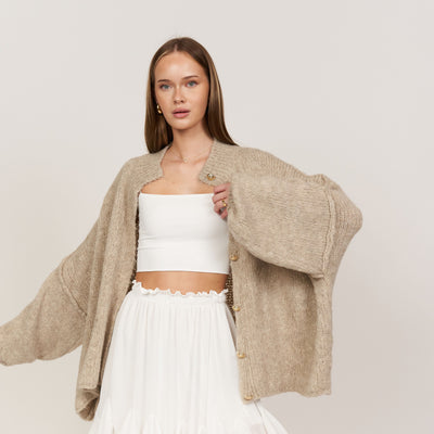 Oversized Cardigan Aura